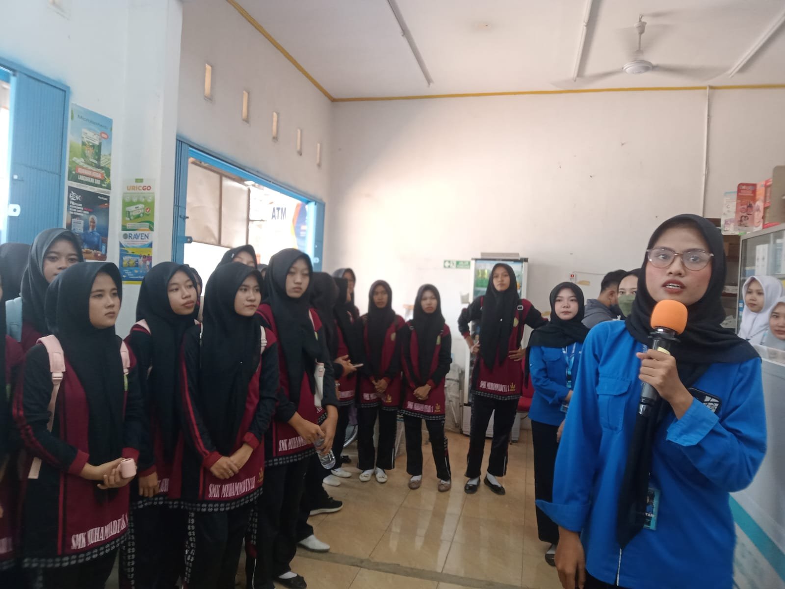 SMK Muhammadiyah 1 Pringsewu Gelar Kegiatan "SMK Goes to Industry" di Apotek Nuansa Farma untuk Siswa Kelas XI Farmasi